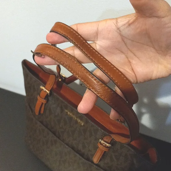 Michael Kors tote - Picture 8 of 12